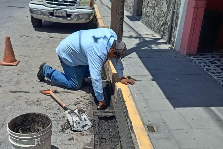 Realiza Capamh desazolve y mantenimiento de drenajes pluviales en Huamantla